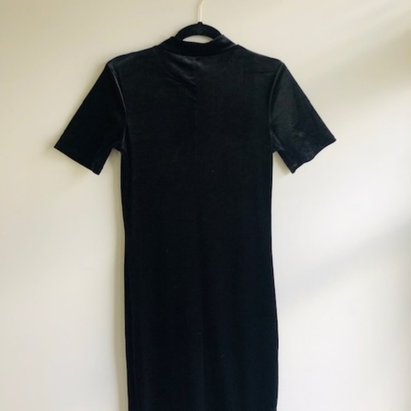 Zara Tarfaluc Short Sleeve Velvet Midi Dress - Picture 3 of 7